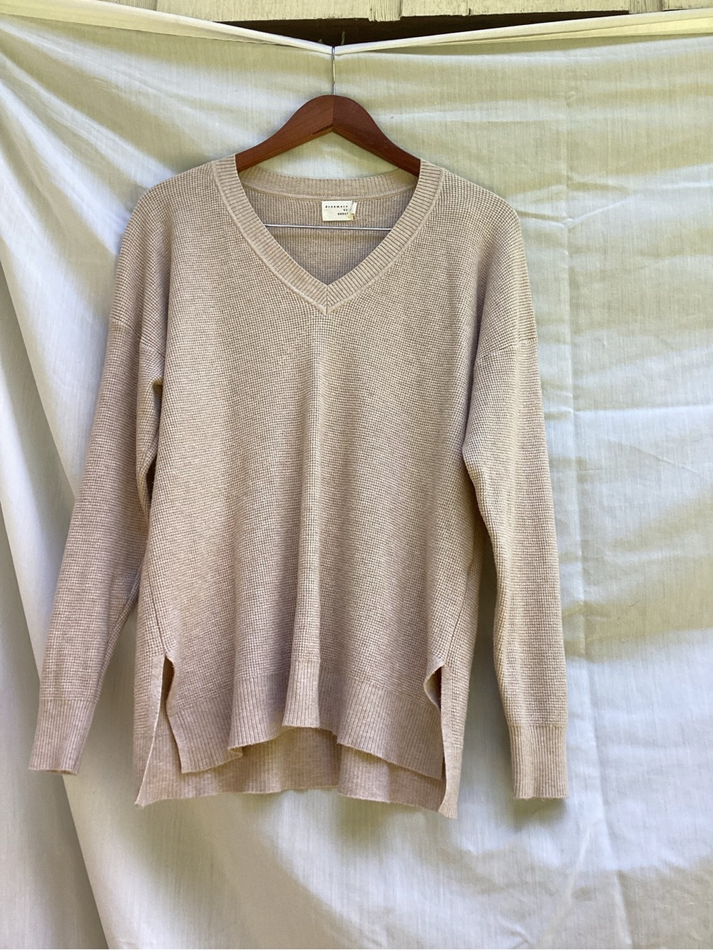 Dreamers by Debut Relaxed V-Neck Sweater in Light Beige, size Small/medium